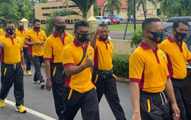 Polres Pinrang Rutin Laksanakan Olahraga Untuk Menjaga Kesehatan Dan Kebugaran Tubuh Personel