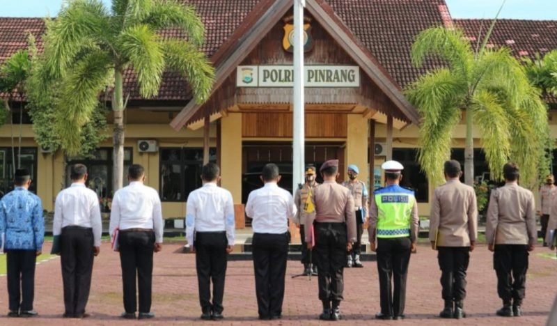 Kapolres Pinrang AKBP M. Arief Sugihartono, S.I.K, MT. Ingatkan Personil Patuhi Protkes Dan Tetap Solid Dalam Menjalankan Tugas