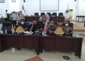 Warga Desa Mattiro Ade Dengar Pendapat Bersama DPRD Kabupaten Pinrang
