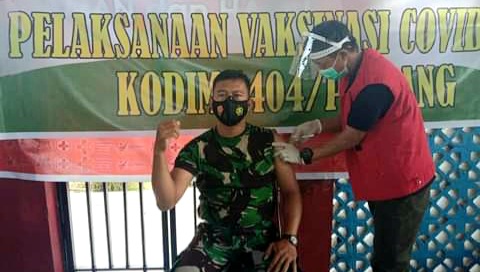 Babinsa koramil 1404-06/ Duampanua, Ikuti Vaksinasi Covid 19, Ini Yang Di sampaikan Setelah Divaksin