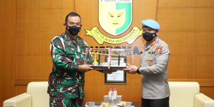 Perkuat Sinergi Dan Komunikasi Antar Fungsi TNI – Polri, Kadiv Propam Polri Kunjungi Danpuspom AD