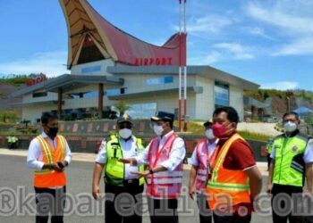 Mentri Perhubungan Tinjau Persiapan Peresmian Bandara Toraja