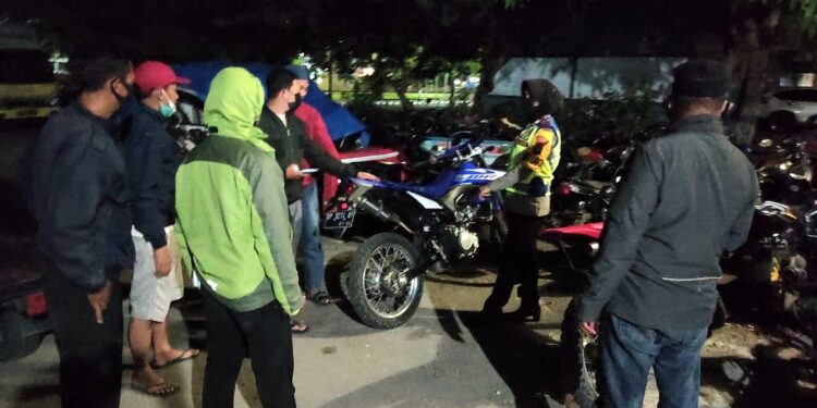 Tak kenal Lelah Satlantas Polres Pinrang kembali turun tertibkan Balapan Liar, 4 kendaraan Berhasil Diamankan