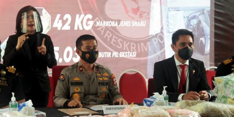 Oprasi Gabungan Bareskrim dan Bea Cukai, Gagalkan Peredaran 42,3 Kg Sabu dan Puluhan Ribu Butir Ekstasi