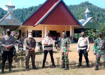 Kapolsek Lembang Beserta Kanit Binmas dan Muspika kecamatan, Pantau Langsung Puncak Paskah di Wilayahnya
