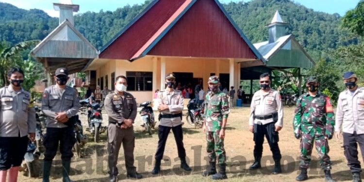 Kapolsek Lembang Beserta Kanit Binmas dan Muspika kecamatan, Pantau Langsung Puncak Paskah di Wilayahnya