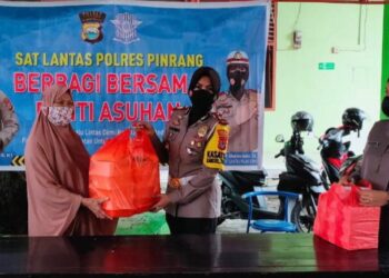 Ramadhan Penuh Berkah, Satlantas Polres Pinrang Berbagi Kebahagiaan Bersama di Panti Asuhan