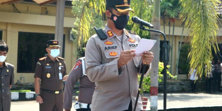 Kapolres Pinrang Pimpin Apel Kebangsaan Tiga Pilar Dalam Rangka Pencapaian 100 Hari Program Kapolri