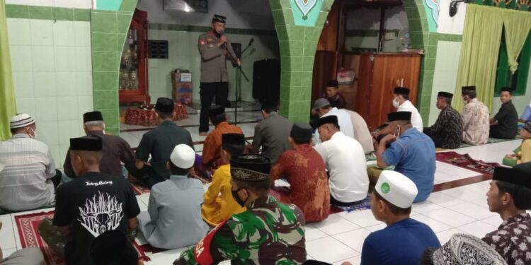 Safari Ramadhan, Kapolsek Lembamg Polres Pinrang Ajak Masyarakat Jaga Kantibmas dan Penerapan Protkes