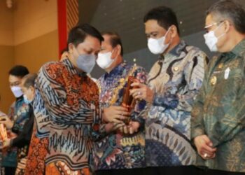 Bupati Barru, Terima Penghargaan Pembangunan  kategori kualitas dokumen perencanaan Daerah