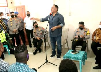 Kabaintelkam Polri Didampingi Kapolda Sulsel Berkunjung Ke Asrama Biak di Makassar