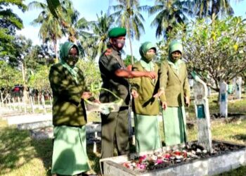 75 Tahun Persit Kartika Chandra Kirana, Persit KCK Kodim 1404 Pinrang dan KCK Yonif 721 Laksanakan Tabur Bunga