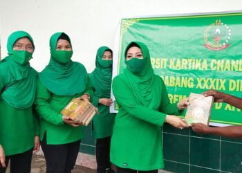 AJOI Pinrang Apresiasi Persit KCK XXXIX Kodim 1404 Pinrang Berbagi Alquran dan Takjil