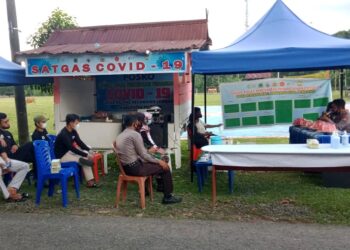 Polsek Lembang Polres Pinrang Bersama Muspika dan Satgas Covid-19 Lakukan Monitoring di Posko PPKM