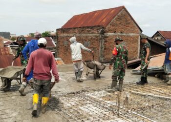 Karya Bakti Koramil 1404-04/ Paleteang,  Laksanakan Pengecoran Masjid
