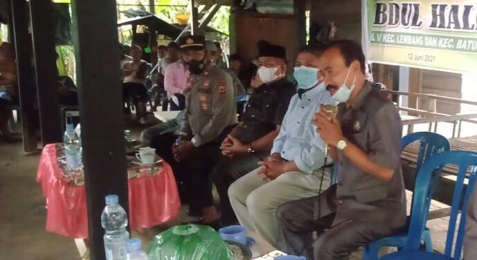 Kapolsek Lembang Beserta Jajarannya Hadir dan Beri Rasa Aman di Acara Reses Anggota DPRD