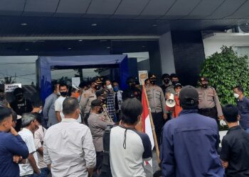 Aliansi Pemerhati Masyarakat Demo dan Tuntut BRI Cabang Pinrang Perbaiki Nama Korban Kredit KUR Fiktif