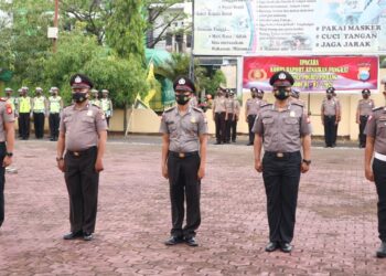 Kapolres Pinrang Pimpin Upacara Kenaikan Pangkat 32 Personel