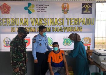 362 Orang Warga Binaan Rutan Kelas IIB Pinrang Mendapatkan Vaksinasi Tahap Pertama