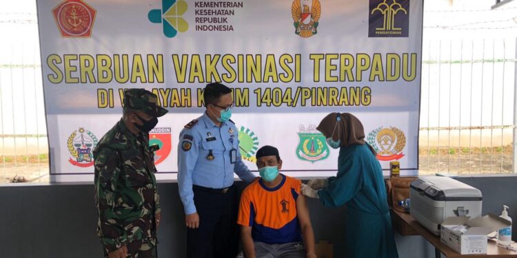 362 Orang Warga Binaan Rutan Kelas IIB Pinrang Mendapatkan Vaksinasi Tahap Pertama