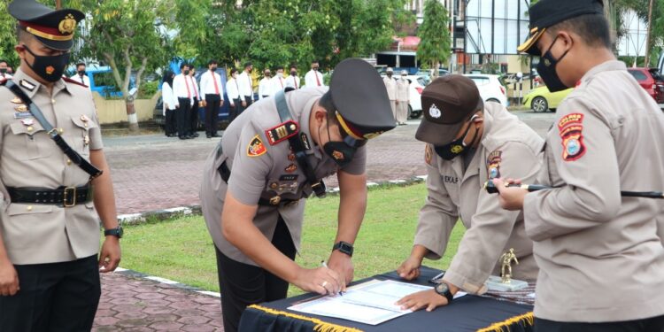 AKBP M. Arief Sugihartono, Pimpin Upacara Serah Terima Jabatan 12 Perwira Lingkup Polres Pinrang
