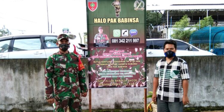 Lewat Halo Pak Babinsa, Serda Edy Bersama Tiga Pilar Turun Bersihkan Pohon Tumbang