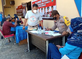 BKTM Polsek Urban Watang Sawitto Aktif Mengarahkan Warga Untuk Menerima Vaksinasi Covid-19 Tahap Ke II