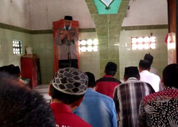 Kapolsek Lembang Beri Imbauan Protkes dan Kamtibmas di Mesjid Nurul Jama’a Buttu Sappa