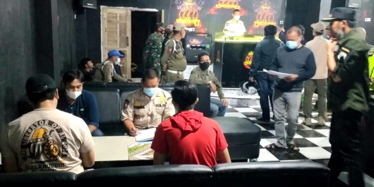 Respon Aduan Masyarakat, Polsek Urban  Watang  Sawiito  Bersama Tripika kecamatan  Laksanakan Operasi Cipta Kondisi