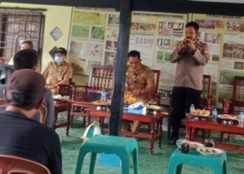 Kapolsek Lembang Polres Pinrang, Bersama Muspika  Hadiri Penandatanganan Adminitrasi Penyaluran Pupuk di Wilayahnya