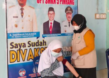 Bentuk Herd Imunity Untuk Pelajar Ratusan Siswa Siswi SMK Negeri 5 Pinrang Divaksin