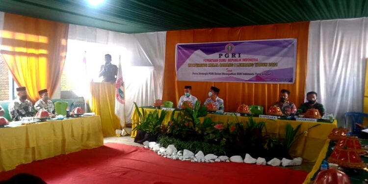 Konfercab PGRI, Kapolsek Lembang Gunakan Momen Untuk Bersosialisasi