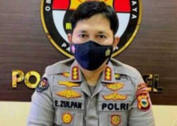 Personel Jajaran Polda Sulsel Aktif Turun Mengedukasi  Masyarakat Soal Pasien yang Meninggal Karena Virus Corona