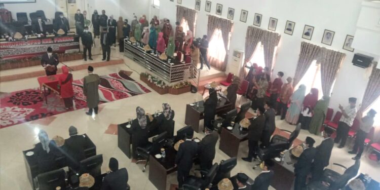 Diduga Rapat Paripurna DPRD Kabupaten Pinrang Langgar Prokes
