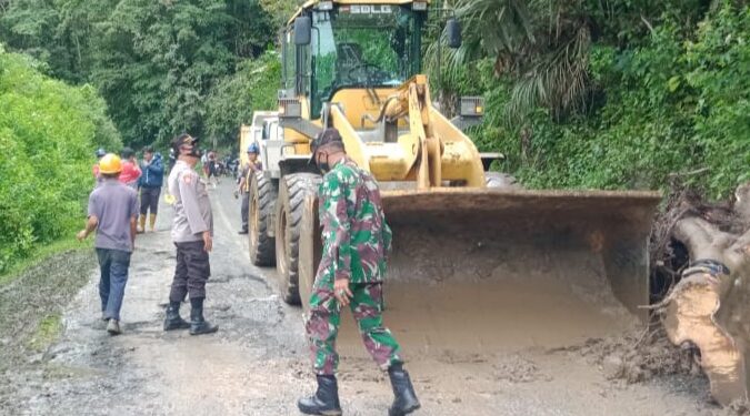 Gerak Cepat TNI-Polri Dalam Tanggap Bencana di Wilayah Hukum Polsek Lembang Polres Pinrang