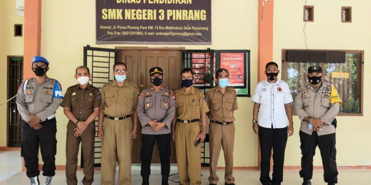 Cegah Penyebaran Covid-19 di Sekolah, Kapolsek Mattiro Bulu Intens Lakukan Pemantauan dan Sosialisasi