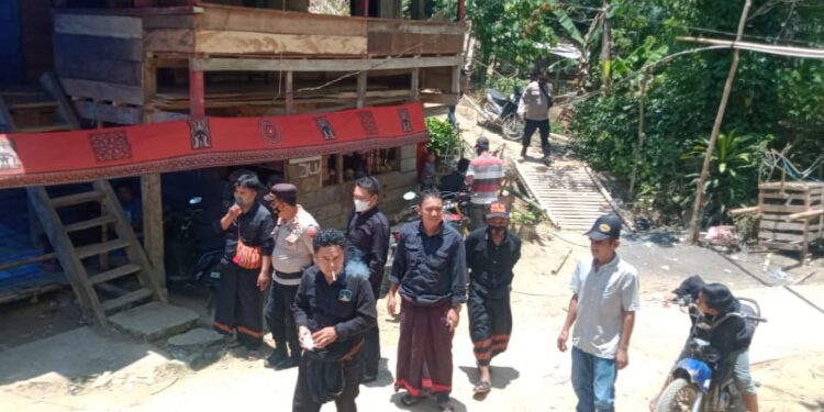 Pesta Adat Rambu Solo, Kapolsek Lembang Selalu Hadir Untuk Masyarakat
