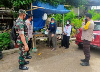 Upaya Capai Target Nasional, Polsek Mattiro Bulu  Gandeng Puskesmas  Dalam Pemberian Vaksin Dengan Sistim Hunting