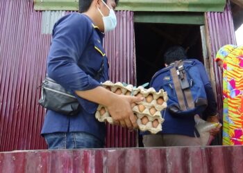 Wujud Kepedulian Polri, Polres Pinrang Serahkan Bantuan Sembako  Untuk Korban KDRT di Jalan Seroja