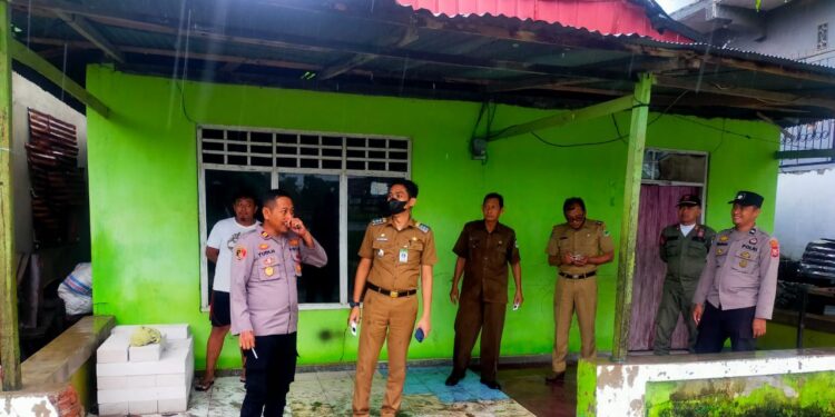 Cuaca Eksrem, Kapolsek Mattiro Bulu Bersama Forkopincam Pantau Langsung Situasi di wilayah Kecamatan Mattiro Bulu