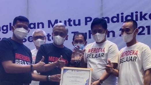 Dirjen Paud Dikdasmen Kemdikbudristek RI, Beri Penghargaan Untuk Dinas Pendidikan dan Kebudayaan Kabupaten Pinrang