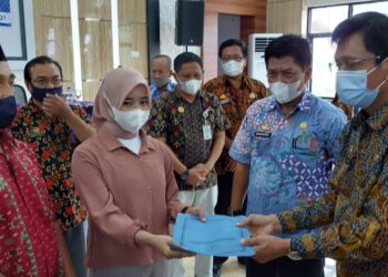 Pemda Kabupaten Pinrang  Beri Beasiswa Untuk Mahasiswa Yang Berpestasi dan Kurang Mampu