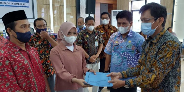 Pemda Kabupaten Pinrang  Beri Beasiswa Untuk Mahasiswa Yang Berpestasi dan Kurang Mampu