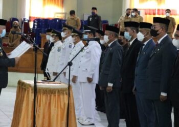 Bupati Melantik Dan Mengambil Sumpah Pejabat Pimpinan Tinggi Pratama dan Administrator Lingkup Pemerintah Kabupaten Pinrang