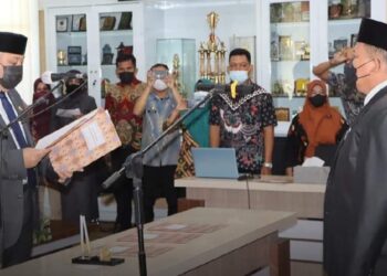 Bupati Andi Irwan Hamid Lantik Dua Dirut BUMD Kabupaten Pinrang