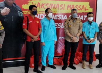 Bupati Pinrang Apresiasi Manajemen PT BLG Dalam Pemberian Vaksin Boster Untuk Seluruh Karyawan
