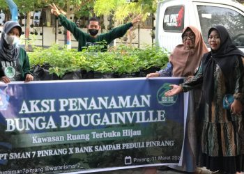 Penanaman Bougenville, Bank Sampah Peduli Pinrang Unit Warani UPT SMA 7 Pinrang.