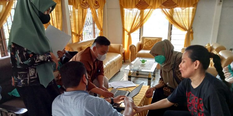 Dalam Sehari, Tim CDR Dukcapil Pinrang Beri Layanan Home Visit Bagi Warga di Tiga Kecamatan