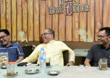 Dua Gerbong Politik Besar Ngopi Bareng Bersama IAS di Warkop Dafina Bantaeng, Bahas Dinamika Politik Lokal dan Regional Sulsel