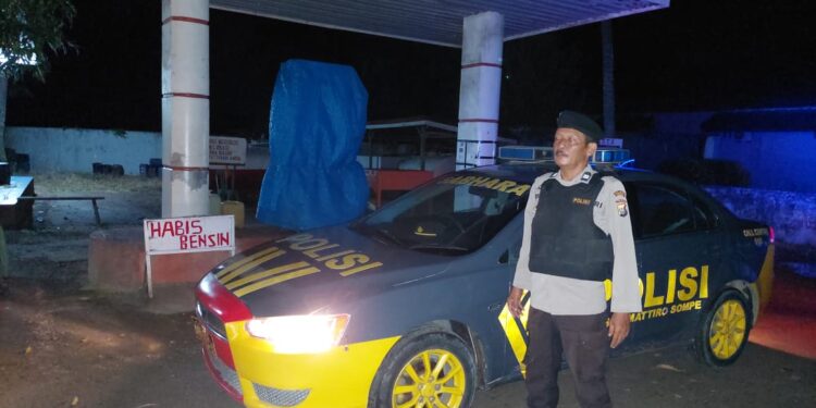 Pasca Kenaikan Harga BBM, Polsek Mattiro Sompe Gelar Patroli dan Pemantauan SPBU Di Wilayahnya